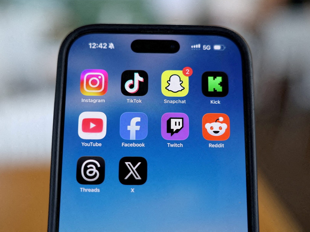 Porodice četiri tinejdžera optužile TikTok, YouTube, Snapchat i Metu za smrt djece