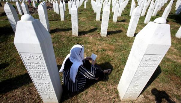 Porodice oko 1.000 žrtava genocida u Srebrenici još traže svoje najmilije