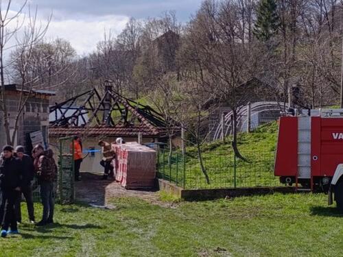 Nemile scene kod Travnika: Otac zapalio kuću dok su žena i djeca bili unutra