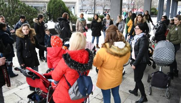 Porodilje tražile odgovore od Kasumovića, on se pravdao