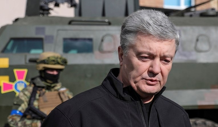 Porošenko: Putin je već 22 godine ludi manijak