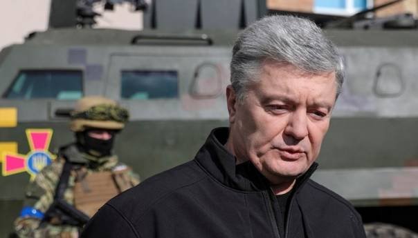 Porošenko: Putin je već 22 godine ludi manijak