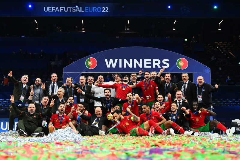 Portugalci ostali na krovu Evrope!