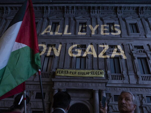 Poruka na gradskoj vijećnici u Milanu: Sve oči uprte u Gazu