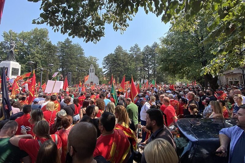 Poruka sa protesta na Cetinju: Ne u srpski svijet!