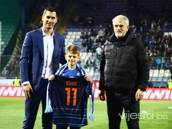 Posebni gosti derbija: Porodica Edina Džeke večeras na tribinama