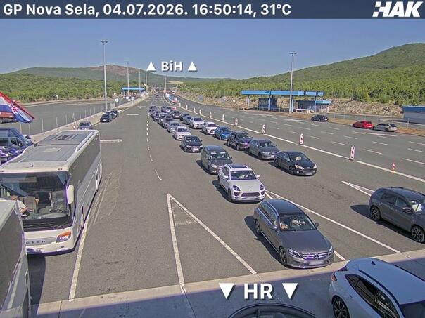Posebno prema moru: Gužve na cestama i granicama BiH