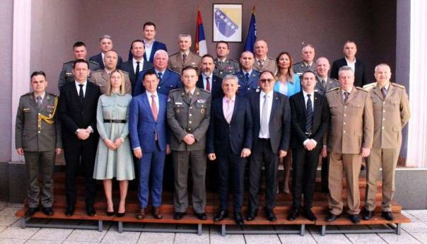 Posjeta polaznika Visokih studija sigurnosti i odbrane Vojske Republike Srbije MO i OS BiH
