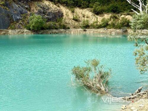 Posjetili smo Dabricu: Tirkizno jezero, izvori i četiri vijeka stara džamija
