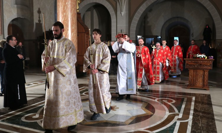 Poslanica: Ljepota i snaga Božića može se doživjeti samo čistom ljubavlju