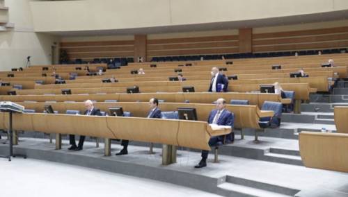 Poslanici o ukidanju paušala, poslanici HDZ-a i SNSD-a negoduju