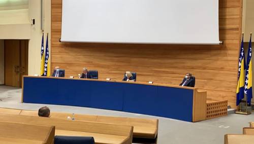 Poslanici opredijeljeni da Parlament radi u plenarnom zasjedanju