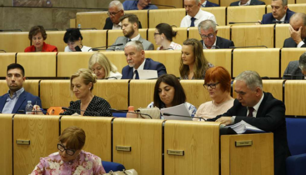 Poslanici PFBiH prihvatili Nacrt zakona o izmjenama Zakona o zdravstvenom osiguranju