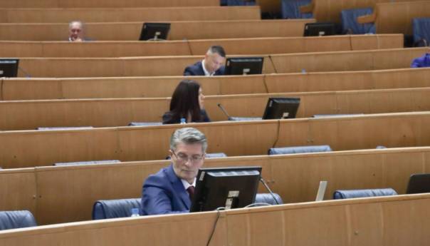 Poslanici predložili dopune dnevnog reda sjednice Predstavničkog doma