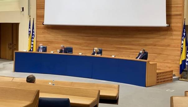 Poslanici PSBiH danas o ukidanju jubilarnih naknada