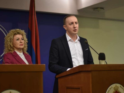 Poslanici SDS u NSRS: Vlast masovno kupuje glasove uoči ponovljenih izbora