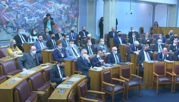 Poslanici Skupštine CG odbili raspravu o genocidu u Srebrenici