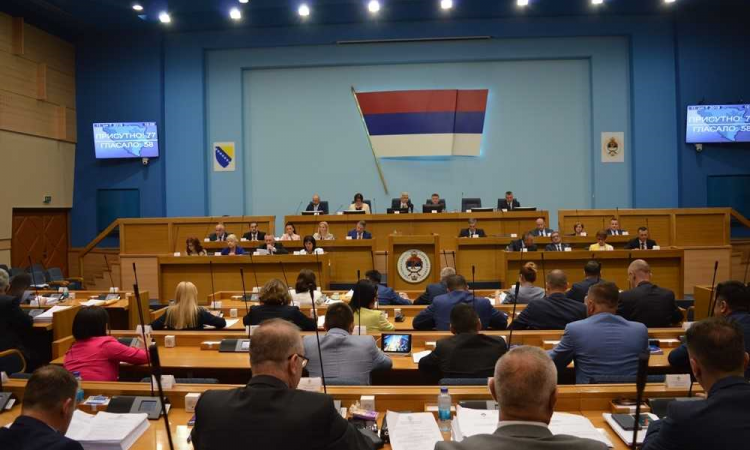 Poslanici sutra o ukidanju 'bijelog hljeba' za funkcionere u RS-u