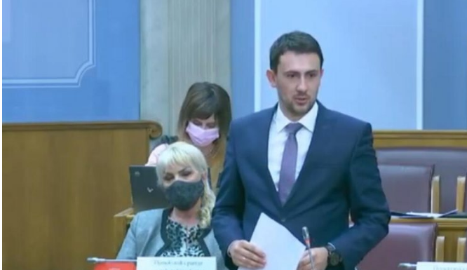 Poslanik BS-a: Srbijanska policija me pretresala zbog Rezolucije o Srebrenici
