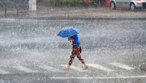 Poslijepodne lokalni pljuskovi praćeni grmljavinom