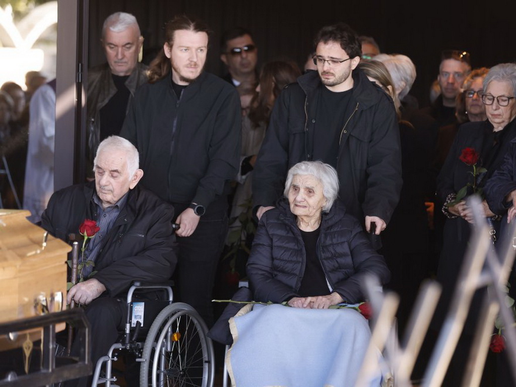 Posljednji ispraćaj: Goran Bare sahranjen u rodnim Vinkovcima