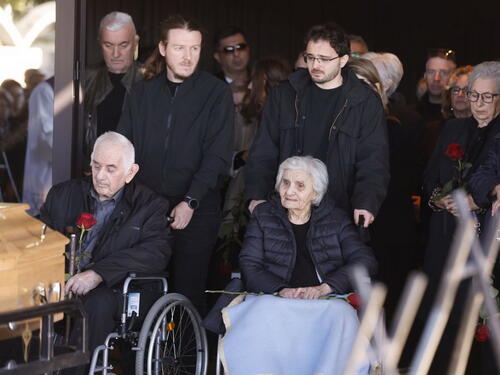 Posljednji ispraćaj: Goran Bare sahranjen u rodnim Vinkovcima