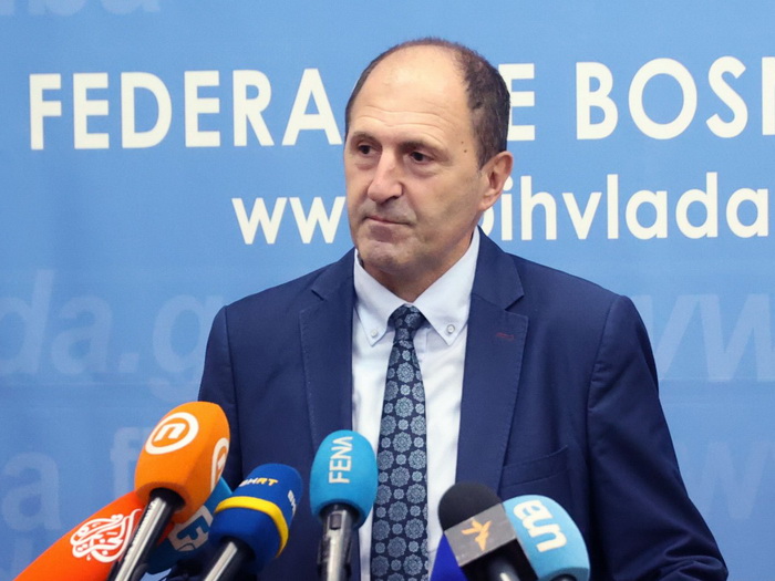 Poslodavci nezadovoljni odnosom vlasti, traže hitne sastanke