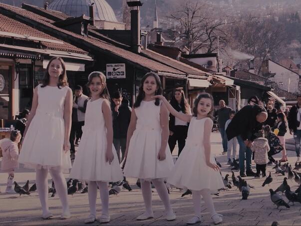 Poslušajte pjesmu 'Sarajevo' u izvedbi udruženja umjetnika 'Mimika'