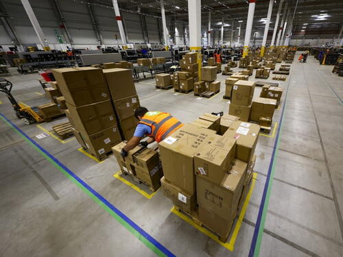 Poštanski saobraćaj ka SAD-u opao za više od 80 posto