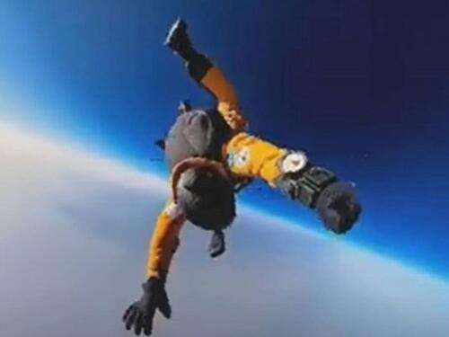 Postavili rekord: Tri Rusa u misiji skakanja iz stratosfere na Sjeverni pol