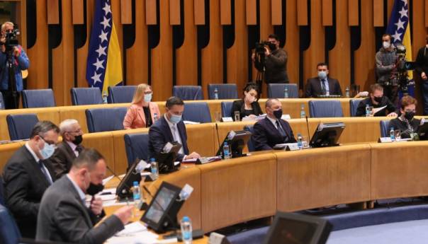 Postavljanjem delegatskih pitanja počela sjednica Doma naroda