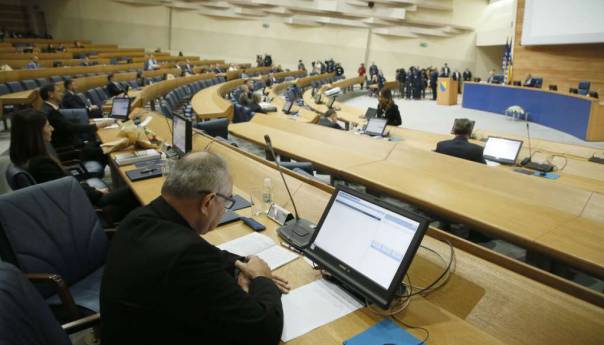 Postavljanjem poslaničkih pitanja počela sjednica Predstavničkog doma