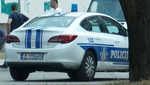 Postavljen eksploziv ispod automobila policajca