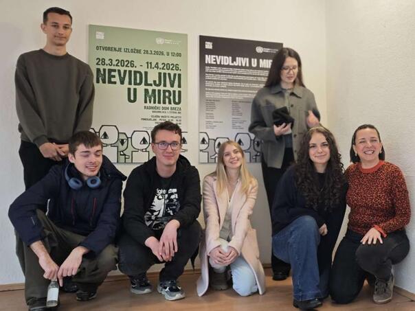 Postavljena izložba "Nevidljivi u miru", priče koje često ostaju nevidljive