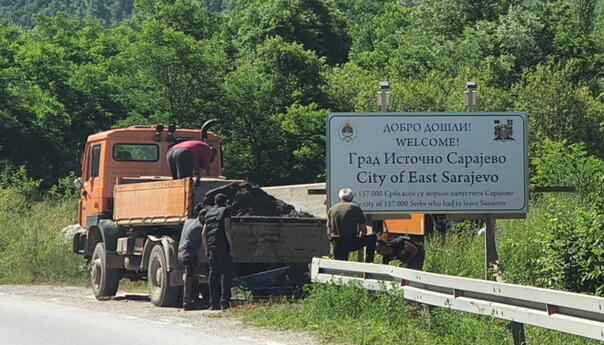 Ćosić postavio tablu, Karić: Odgovarati ćeš!