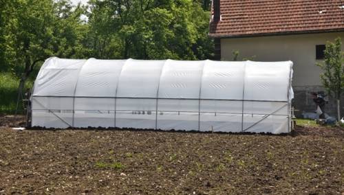 Postavljeni plastenici koje je Općina Centar dodijelila za 12 domaćinstva