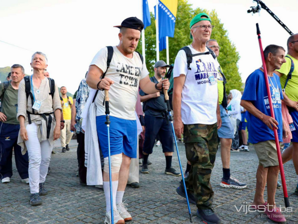 Potočari dočekali kolonu sjećanja: Suze i bolna tišina obilježili dolazak Marša mira