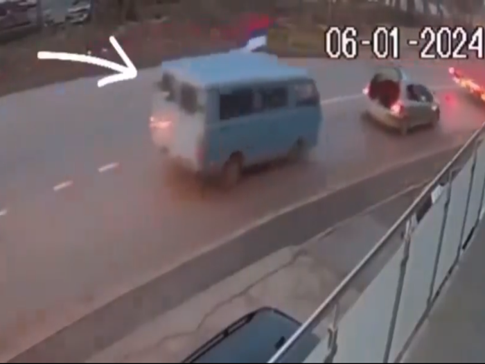 Potočari: Pucnji iz kolone pod pratnjom MUP-a RS pored bošnjačkih kuća