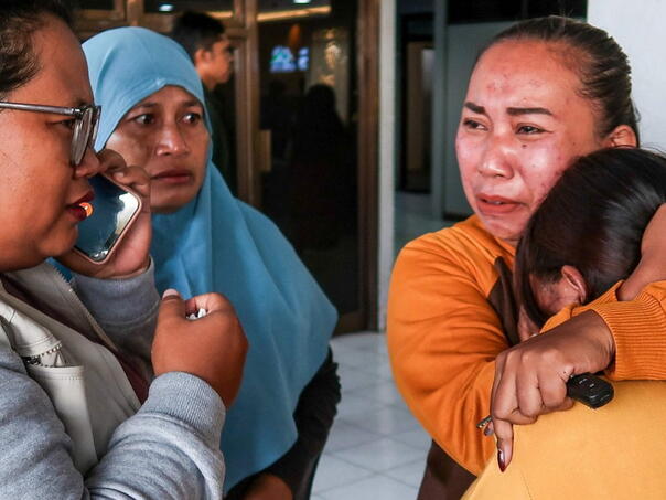 Potonuo trajekt kod Balija, četvero mrtvih, deseci nestalih