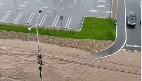 Potop u Nišu: Nakon 10 minuta kiše poplavljene ulice i klinike