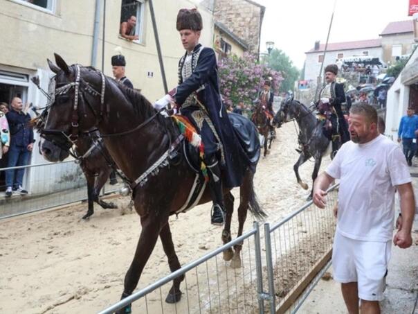 Potop u Sinju, odgođena Alka