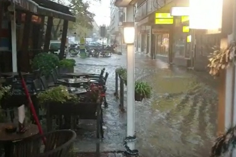 Potop u Splitu: U sat vremena pala ogromna količina kiše