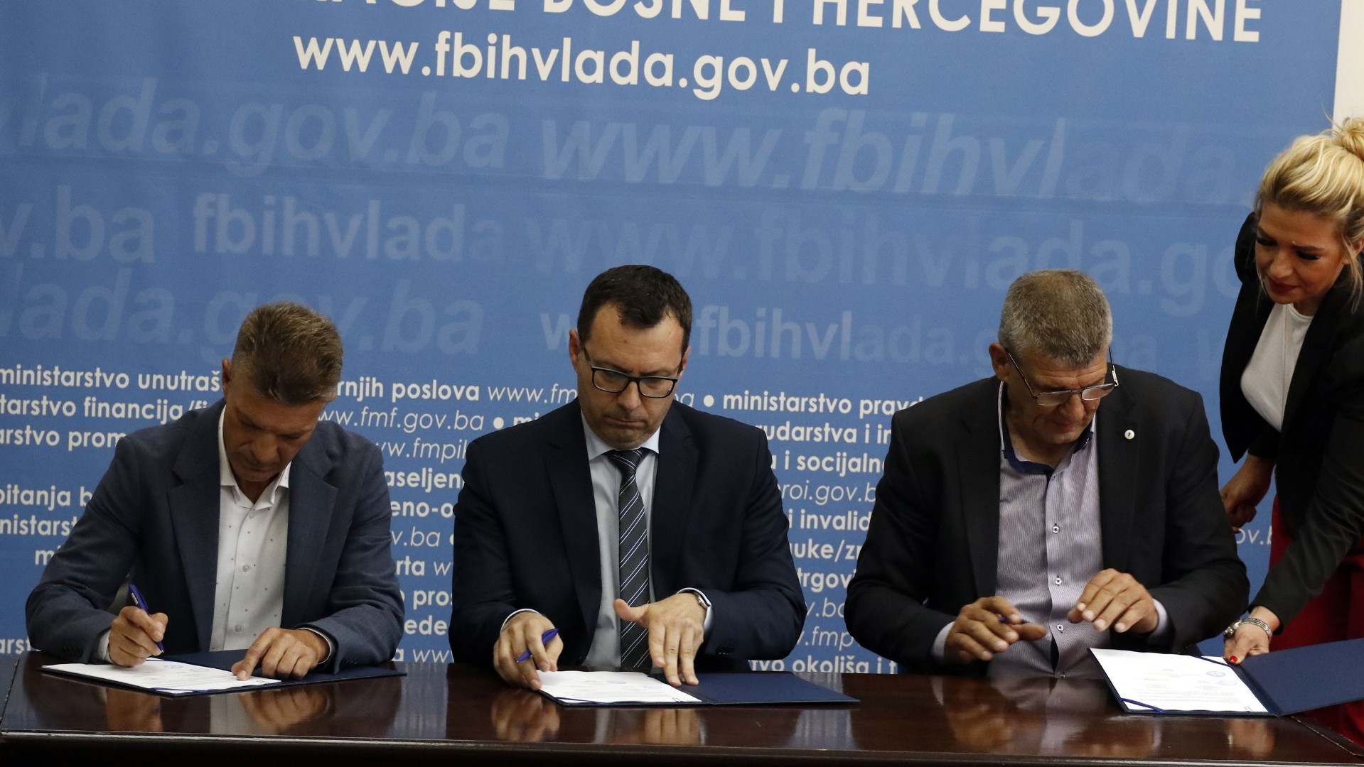 Potpisan Kolektivni ugovor s rudarima: Plate veće za 230 KM