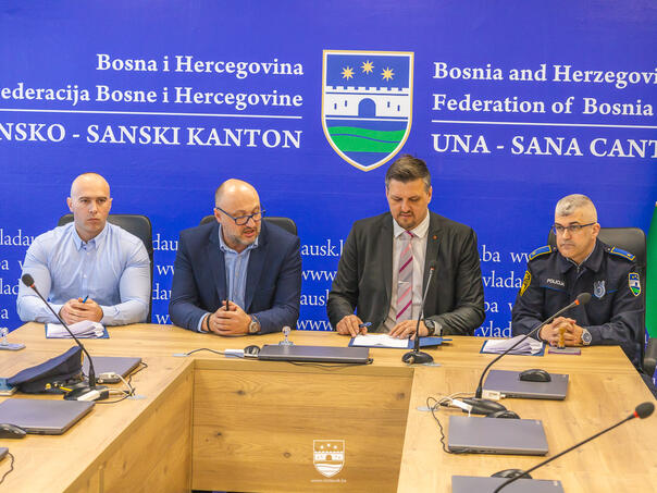 Potpisan Kolektivni ugovor za policijske službenike USK