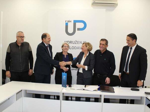 Potpisan Kolektivni ugovor za tekstilnu, kožarsko-prerađivačku, gumarsku i industriju obuće u FBiH