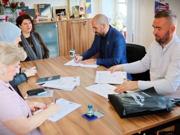 Potpisan Memorandum o saradnji za unapređenje nastave o ratnoj prošlosti BiH