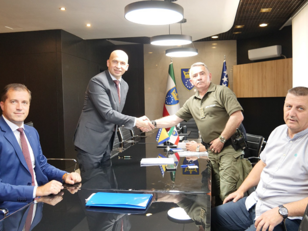 Novi kolektivni ugovor: Unaprijeđena prava 1.000 policajaca u ZDK