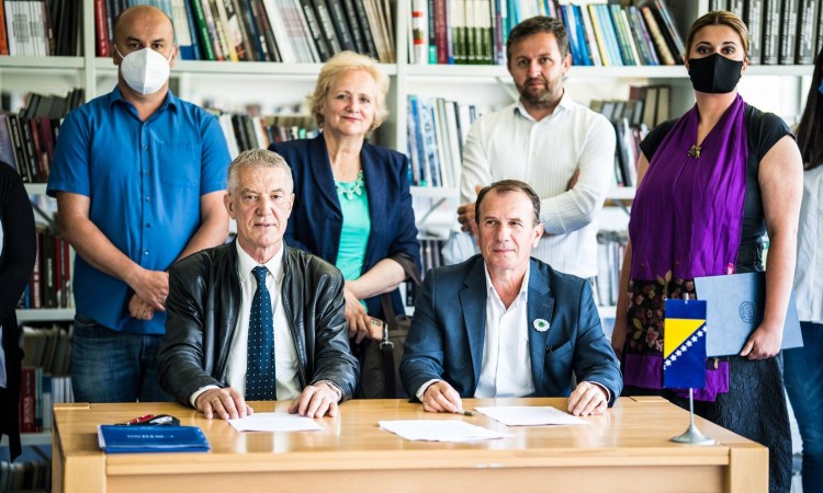 Potpisan Ugovor o punopravnom članstvu biblioteke MC Srebrenica u sistem COBISS