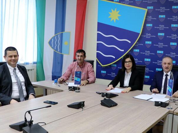 Potpisani aneksi kolektivnih ugovora sa sindikatima prosvjete u HNK