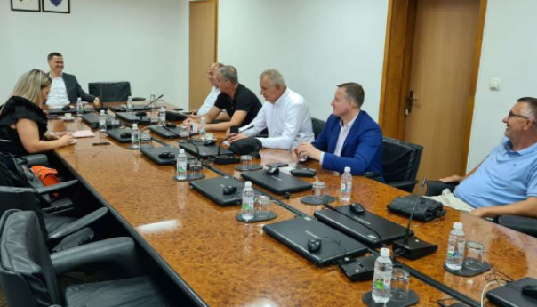 Potpisani ugovori o finansiranju projekata u nedovoljno razvijenih općinama TK